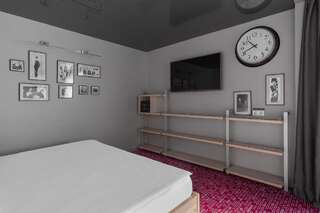 Отель Маринс Парк  Нижний Новгород Люкс студио с двухспальной кроватью и диваном.-3